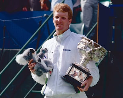 Courier poses with the Australian champion trophy in 1992.