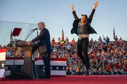 Elon Musk, in the image by jumping with Donald Trump during his second presidential campaign, is the example of what can happen with an out of control.
