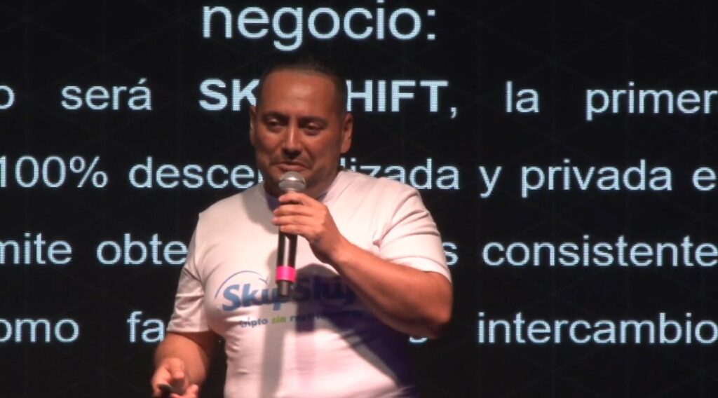 Daniél Andrés Peláez at LaBitConf.
